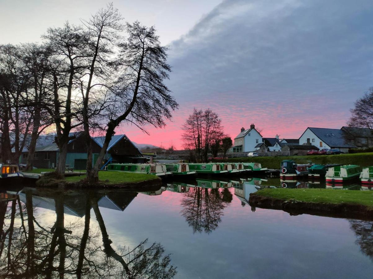 Dragonfly Cottage, Canal Location Brecon