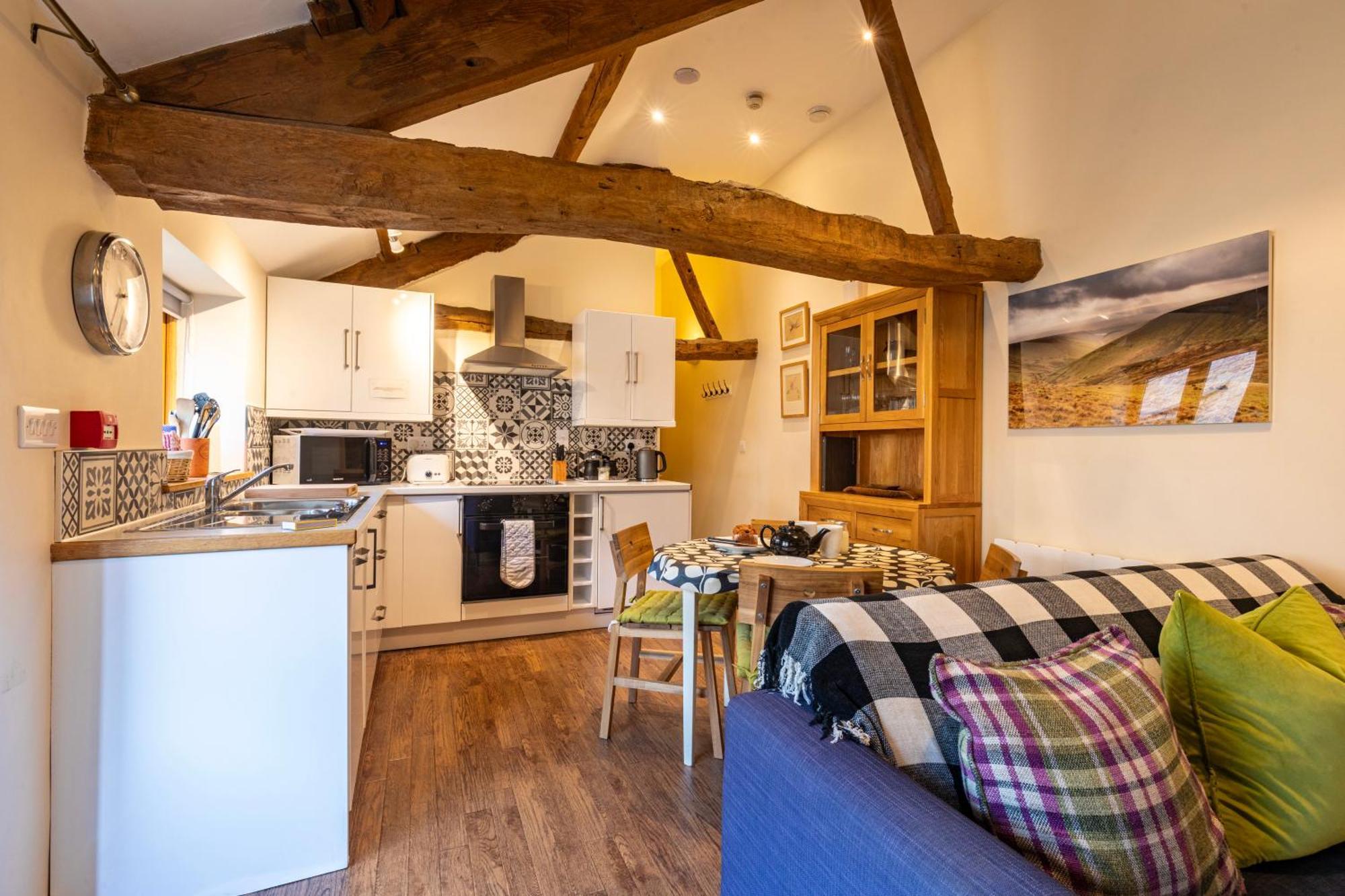 Dragonfly Cottage, Canal Location Holiday home