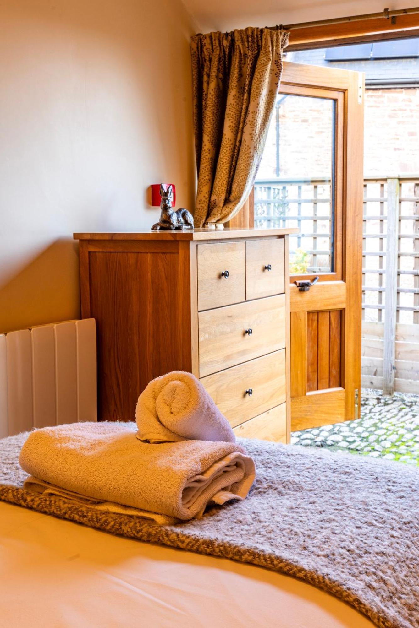 Dragonfly Cottage, Canal Location * Brecon